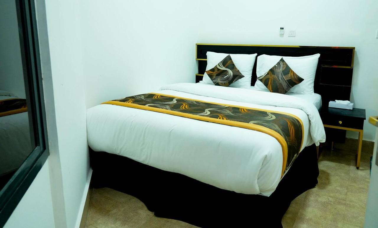 Star Emirates Downtown Hotel Салалах Екстериор снимка