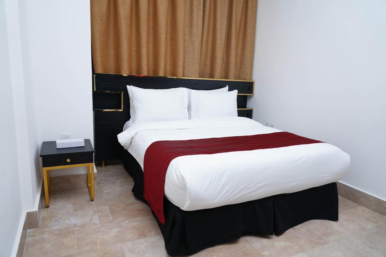 Star Emirates Downtown Hotel Салалах Екстериор снимка